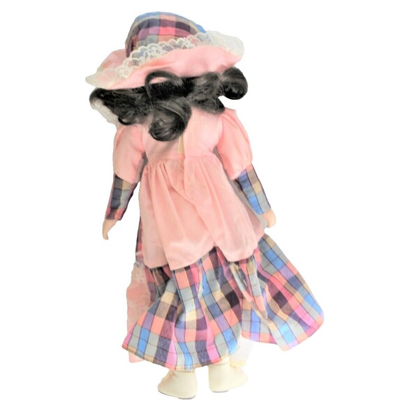 Vintage Musical Collectible Porcelain Doll Brown Hair Blue Eyes 18" Tall - Picture 4 of 8